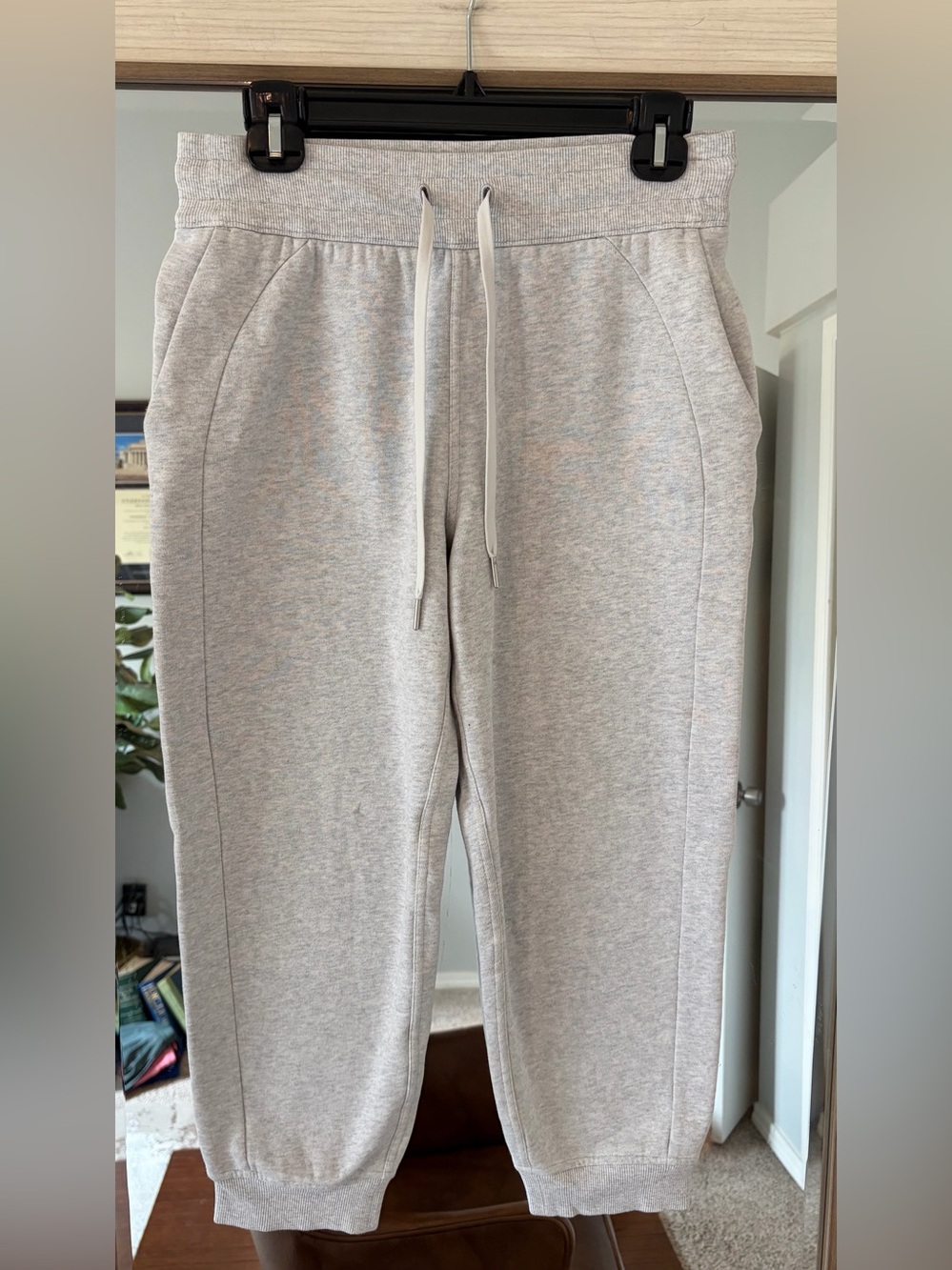 Lululemon Scuba High-Rise Relaxed Jogger Heather Core Ultra Light Grey Size 6 - Picture 2 of 5